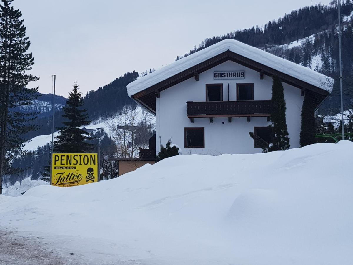 Tattoo Pension Mit Restaurant Und Tattoo-Studio Mortschach Экстерьер фото