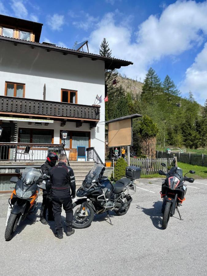 Tattoo Pension Mit Restaurant Und Tattoo-Studio Mortschach Экстерьер фото