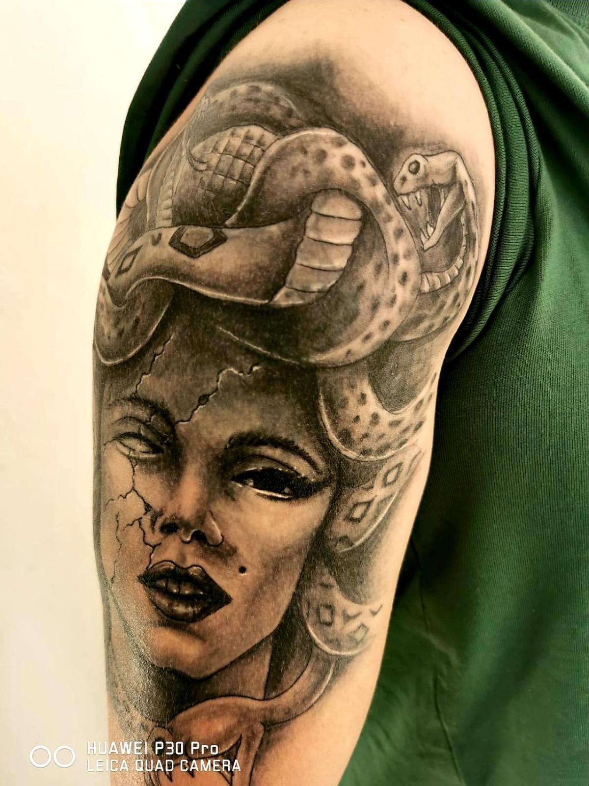 Tattoo Pension Mit Restaurant Und Tattoo-Studio Mortschach Экстерьер фото